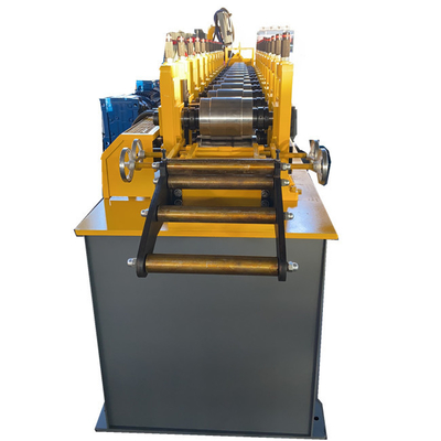 Máquina de moldeado de perfiles de acero Omega galvanizado automática