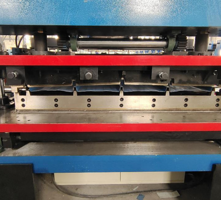 Máquina para paneles de techo de metal de costura de trapecio 10 estaciones