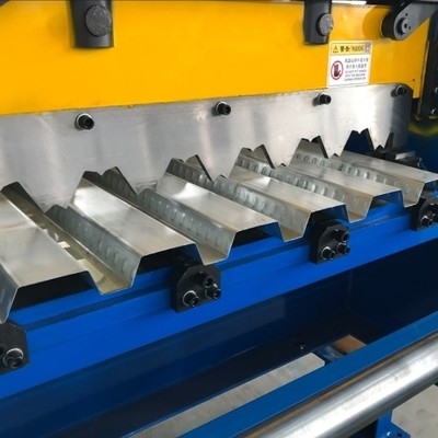Máquina de moldeado de techos de suelo metálico para sistemas de techos de tipo A