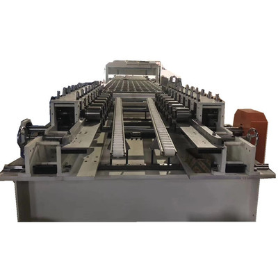 Máquina de moldeado de pallets para centros de distribución
