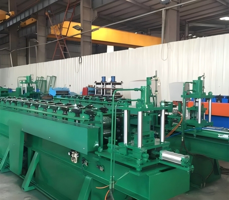 Máquina de moldeado de estantes de alta velocidad con servoalimentador y punzón hidráulico