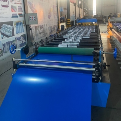 Versátil pisos azulejos de techo láminas de rodamiento máquina de formación en ruso