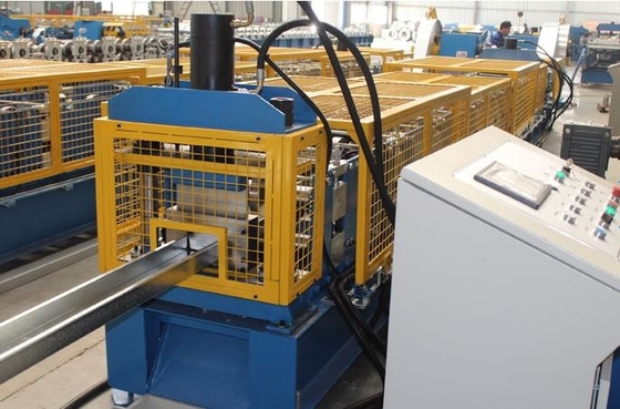 Perforación hidráulica de 18 estaciones C Máquina de moldeado de rodillos de purlin PLC