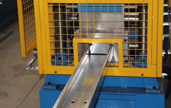 Perforación hidráulica de 18 estaciones C Máquina de moldeado de rodillos de purlin PLC