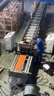 Sistema automático de control y corte de pelo Máquina de moldeado de paneles de rodadura para un funcionamiento sin problemas
