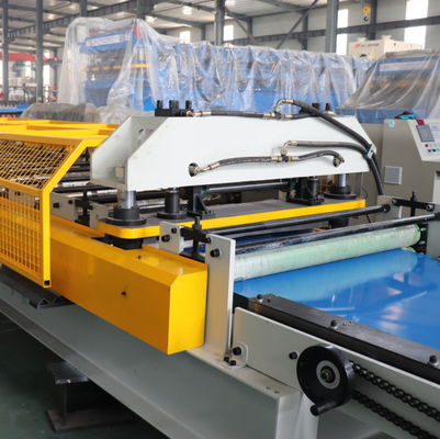 Máquina de moldeado de paneles de techo con accionamiento por cadena 220v