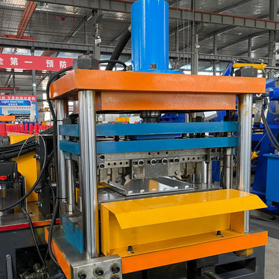 Máquina de elaboración de perfiles de paneles traseros de estantes de supermercados de metal